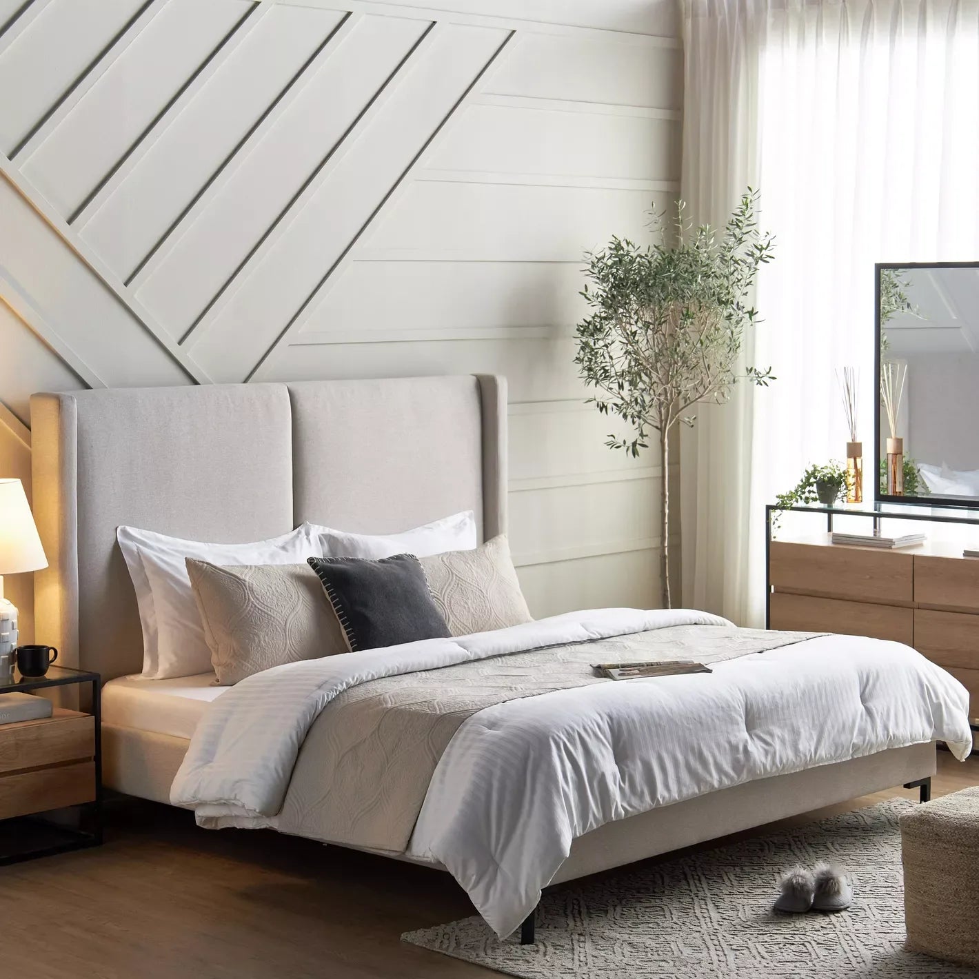 <strong>Product_type</strong>- lamsatfurniturellc