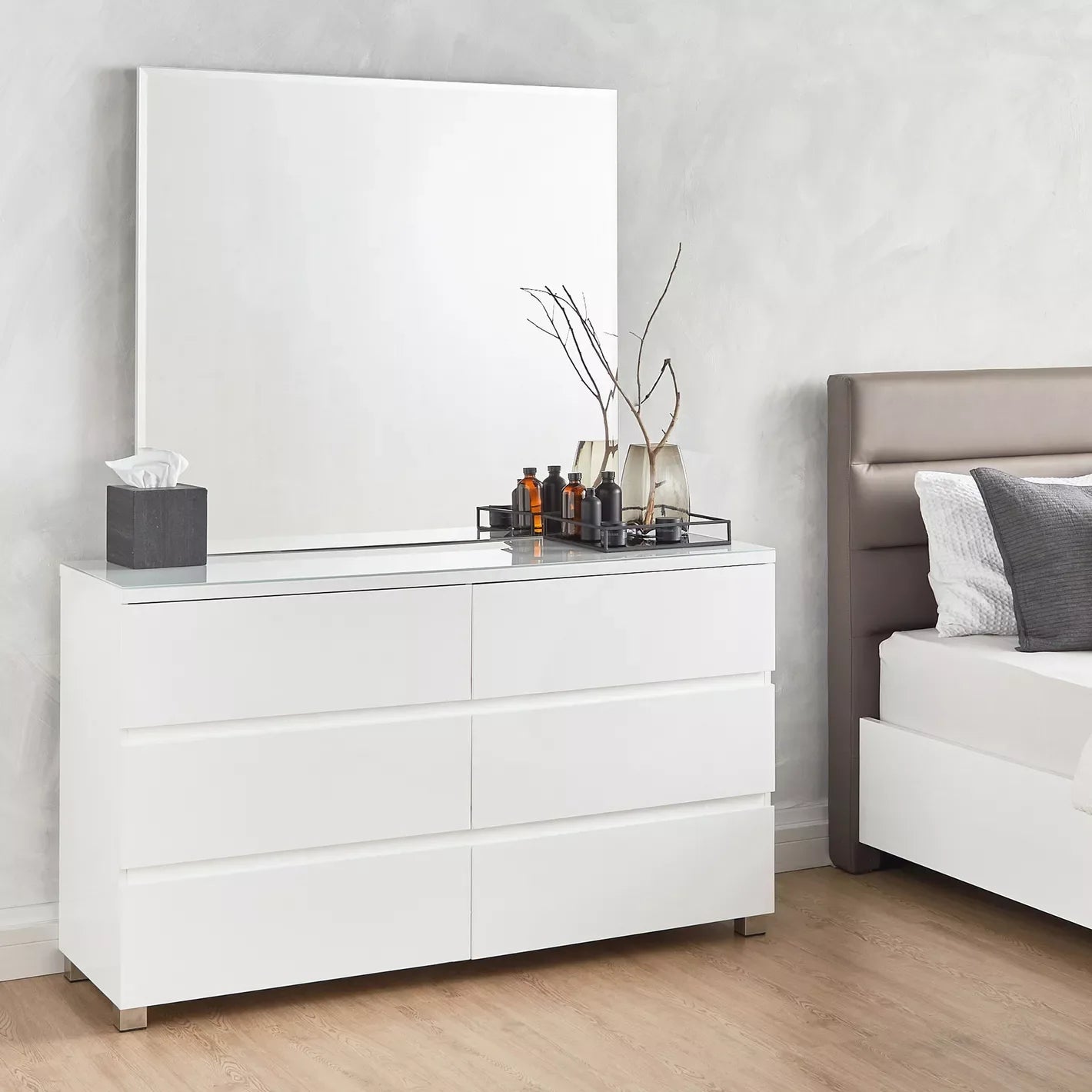 <strong>Product_type</strong>- lamsatfurniturellc