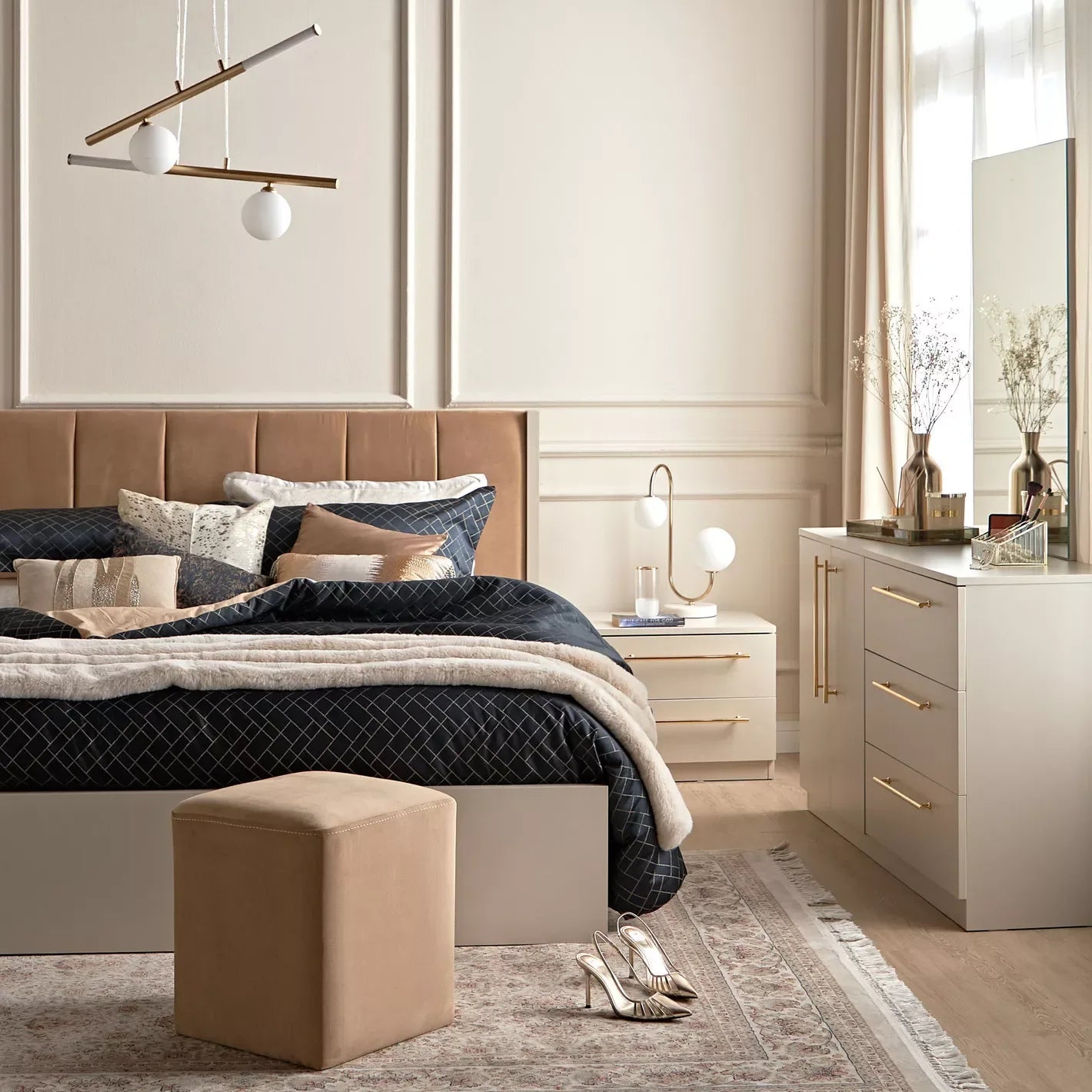 <strong>Product_type</strong>- lamsatfurniturellc